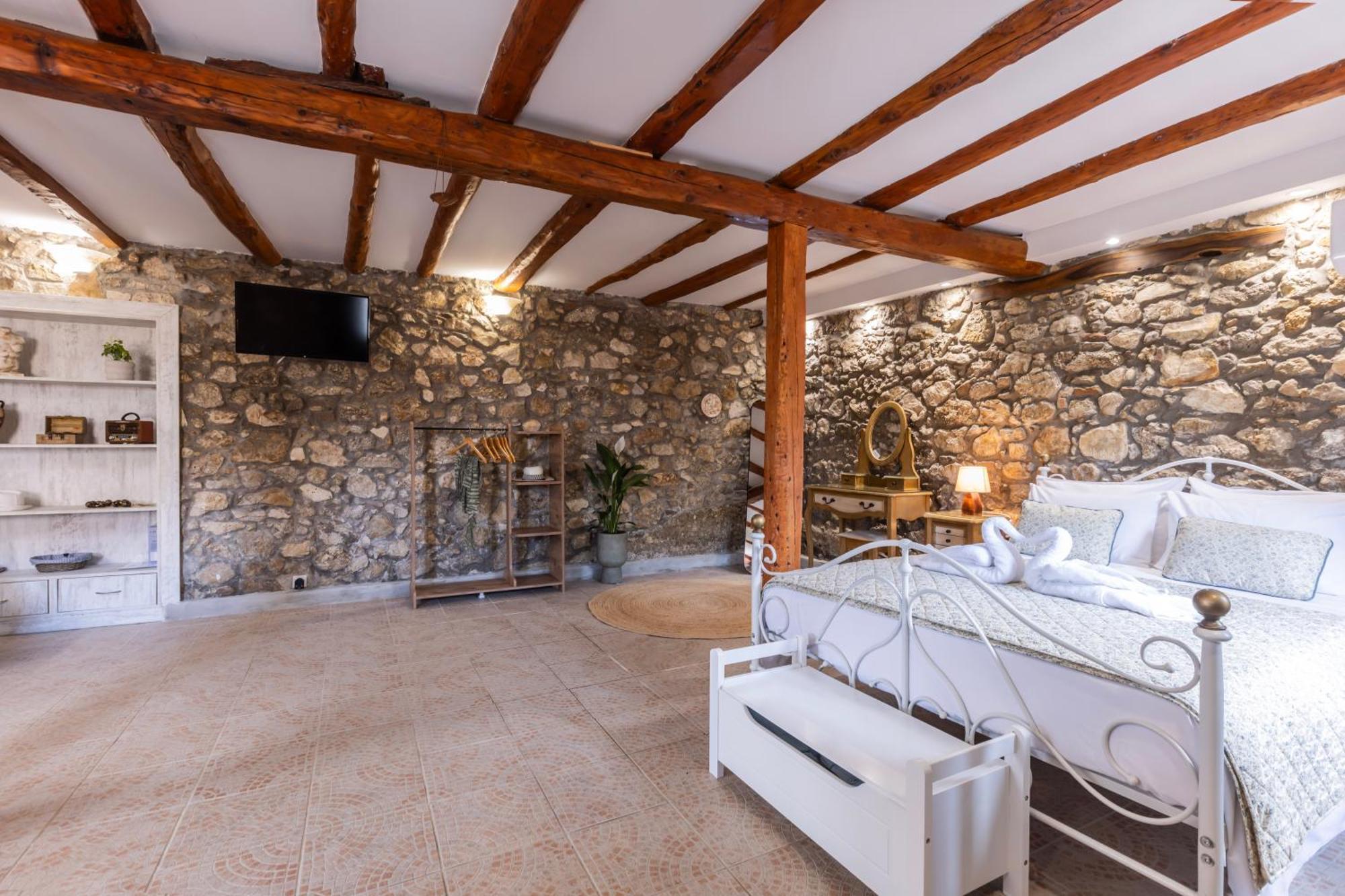 The Stone Suite Moraḯtika Esterno foto